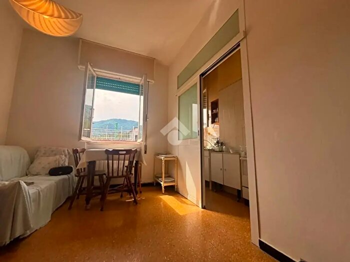 Appartamento trilocale in vendita in Via Pineta, Rapallo