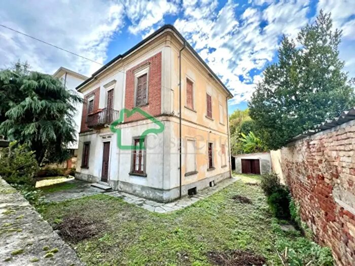 Casa con 6 locali in vendita in Via San Colombano, Lodi