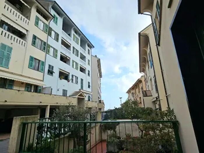 Appartamento bilocale in affitto in Via Alcide De Gasperi, Genova
