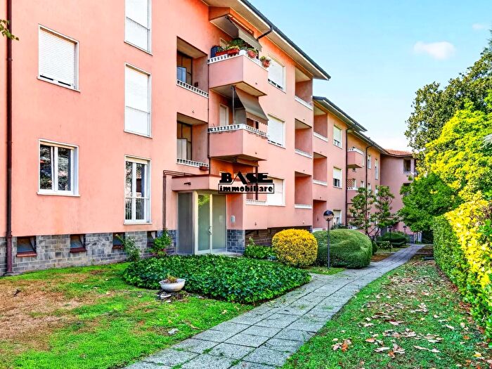 Appartamento trilocale in vendita in Via Trento, Fino Mornasco