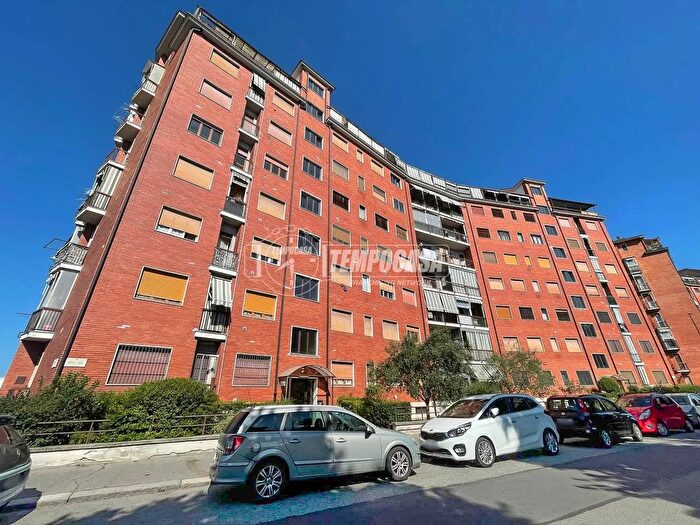 Appartamento bilocale in vendita in Via Andrea Paris, Torino