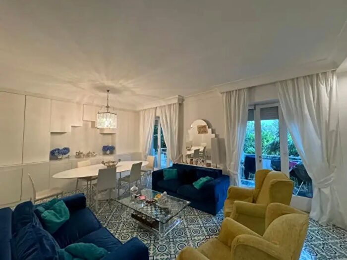 Appartamento con 6 locali in vendita in Sorrento