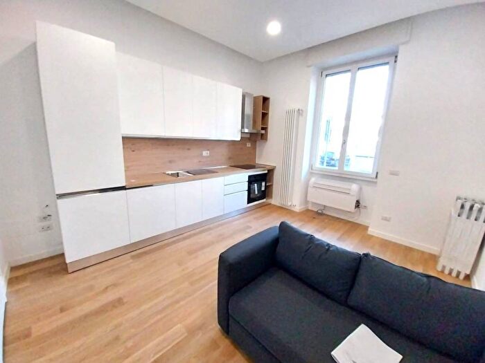 Appartamento bilocale in affitto in Viale Papiniano, Solari, Milano