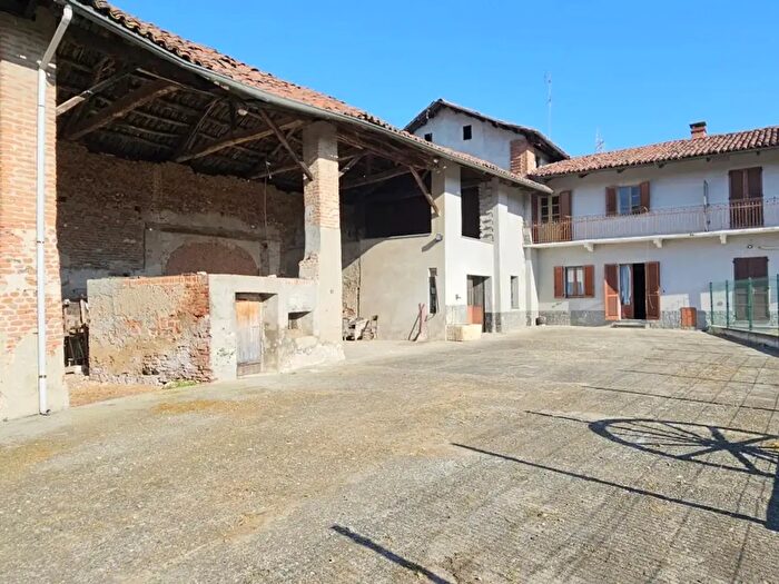 Casa trilocale in vendita in Via Poasso, Chivasso