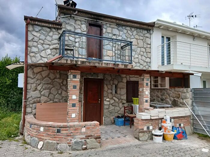 Casa trilocale in vendita in Massa