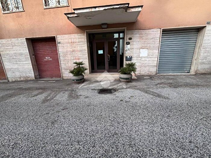 Appartamento bilocale in affitto in Viale Privato Winspeare, Vomero, Napoli