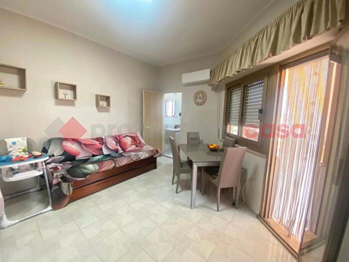 Appartamento trilocale in vendita in Via Collodi Snc, Mondragone