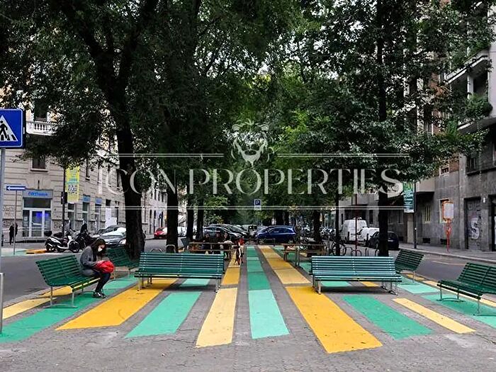 Appartamento trilocale in vendita in Piazzale Gabrio Piola, Milano