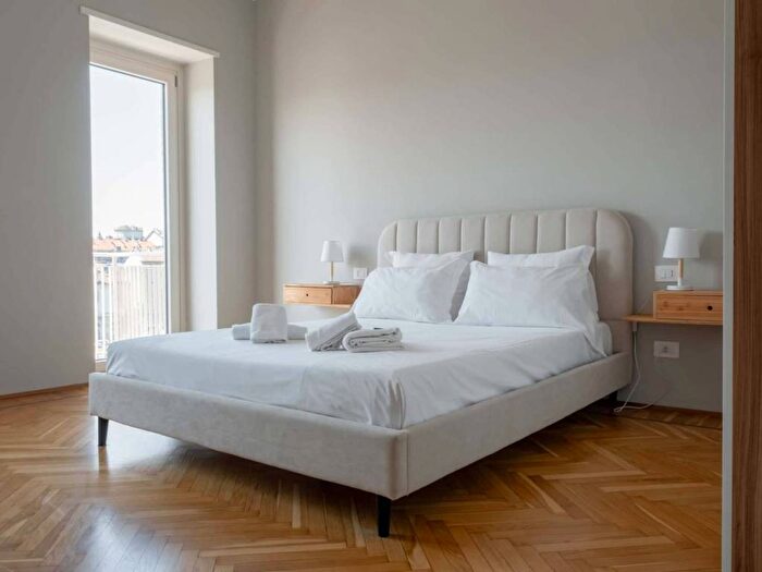 Appartamento trilocale in affitto in Piazza della Repubblica, Aurora, Torino