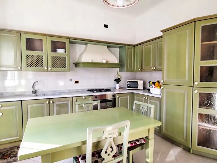 Casa con 5 locali in vendita in Arcola