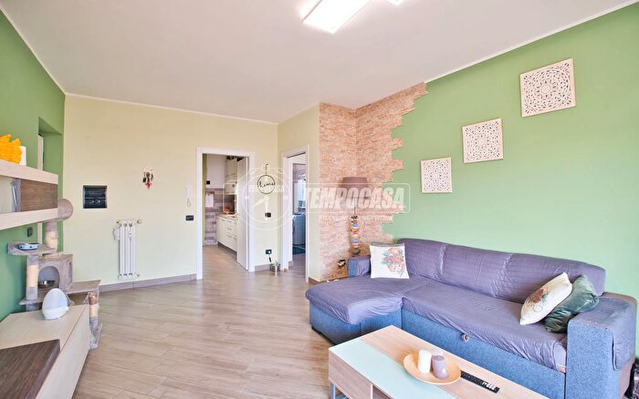 Appartamento trilocale in vendita in Cameri