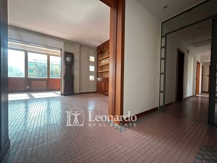 Appartamento con 6 locali in vendita in Viale Colombo, Camaiore