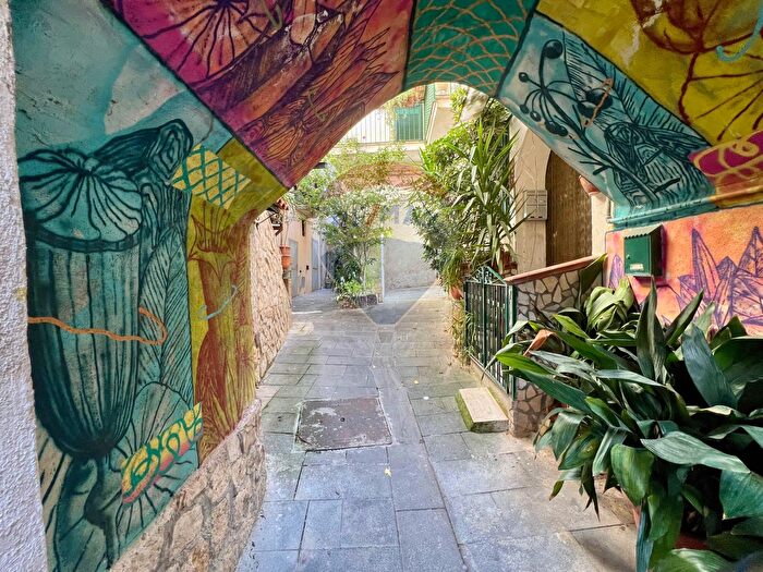 Casa con 5 locali in vendita in Vico Seggio Snc, Vairano Patenora