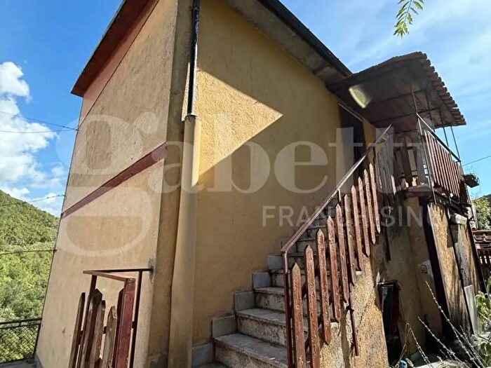 Appartamento trilocale in vendita in Via Adamo Onofri, Rivodutri