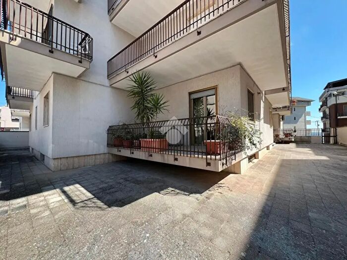 Appartamento con 5 locali in vendita in Via Bardia, Altamura