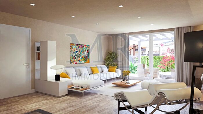 Casa con 6 locali in vendita in Via Comino, Padova