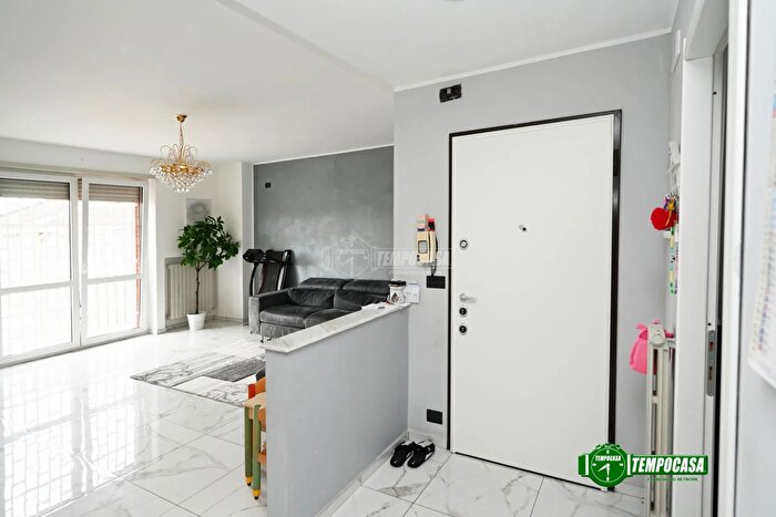 Appartamento con 5 locali in vendita in Via Natale Sandre, Venaria Reale