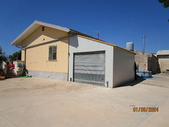 Casa con 5 locali in vendita in Cda Marchesa Cisterna Fondo Golia, Rosolini