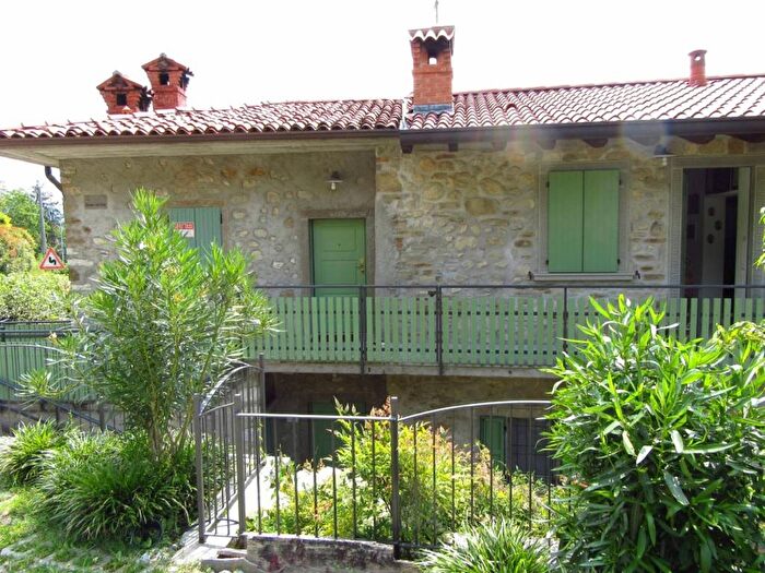 Appartamento bilocale in affitto in Via Verzella, Centro, Palazzago