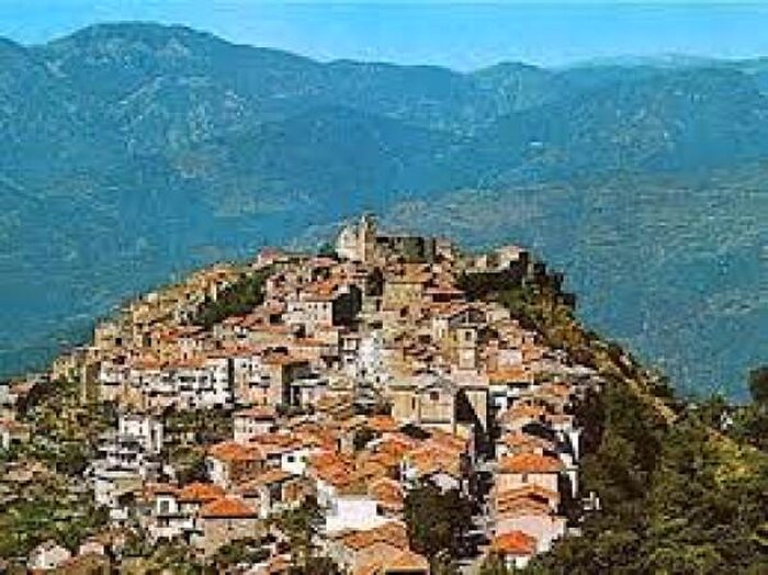 Appartamento quadrilocale in vendita in Regione Nefizia, Baiardo