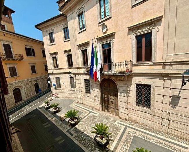 Appartamento trilocale in vendita in Piazza Plebiscito, Orte