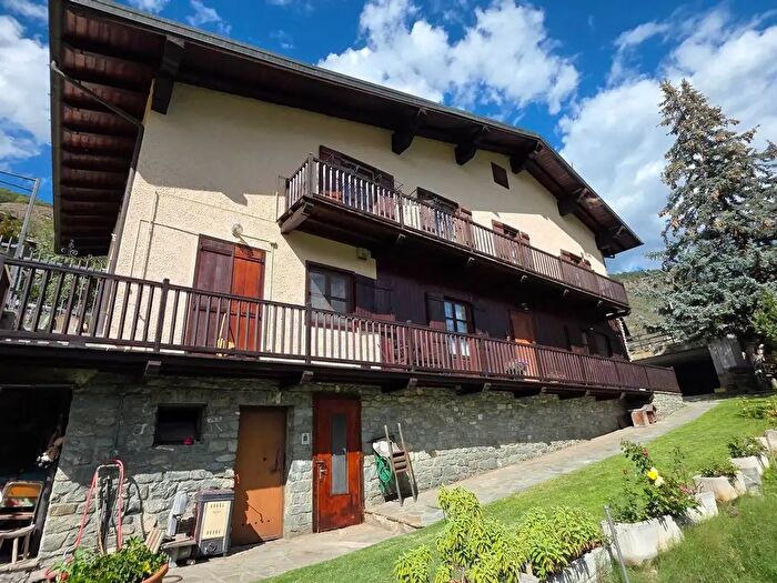 Appartamento con 5 locali in vendita in Villaggio Chamerod, Quart