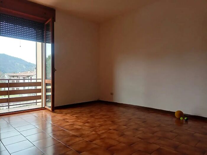 Appartamento quadrilocale in vendita in Via Santa Lucia, Ponte DellOlio