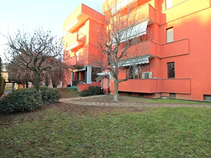 Appartamento quadrilocale in vendita in Via Sant Ambrogio, Mariano Comense