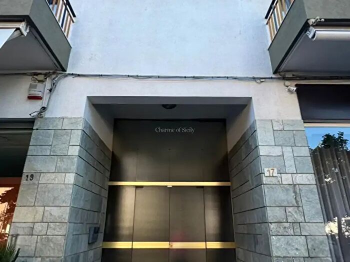 Appartamento quadrilocale in vendita in Viale Napoleone Colajanni, Ragusa