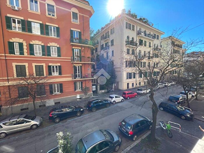 Appartamento trilocale in affitto in Via nemorense, Trieste Coppedè, Roma