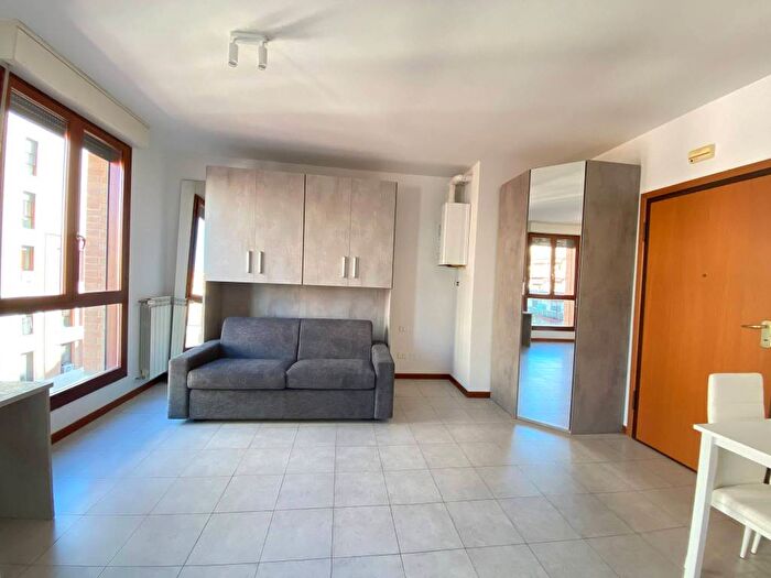 Appartamento monolocale in affitto in Via Mario Castelnuovo Tedesco, Novoli, Firenze