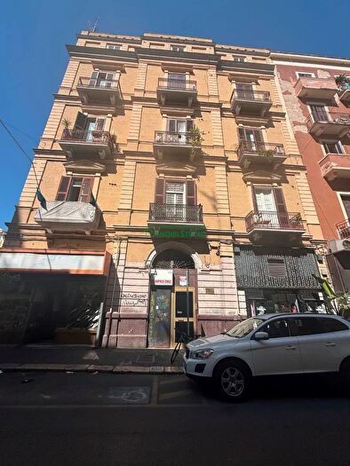 Appartamento quadrilocale in vendita in Via Manzoni, Bari