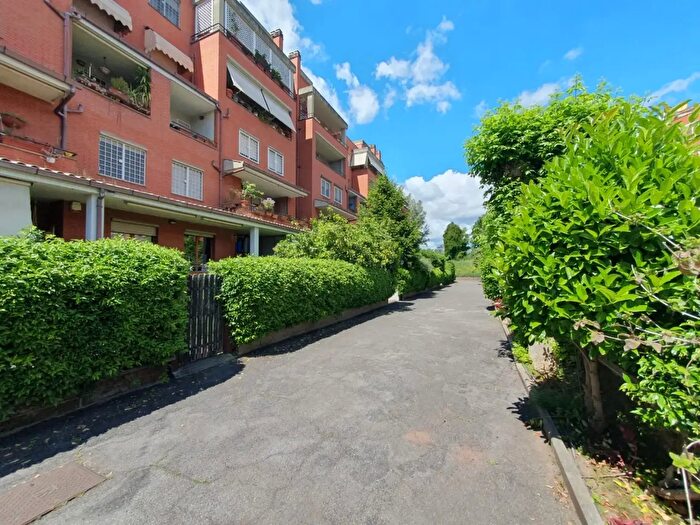 Appartamento trilocale in vendita in Via Mauriac, Roma