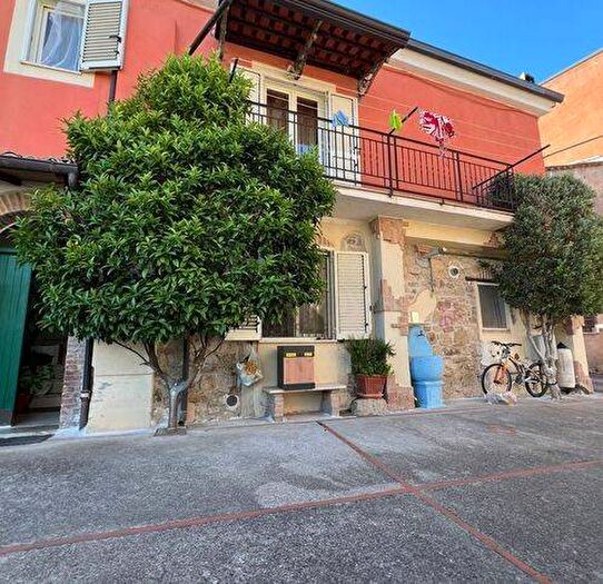 Appartamento quadrilocale in affitto in Via Savoiari, Apollosa