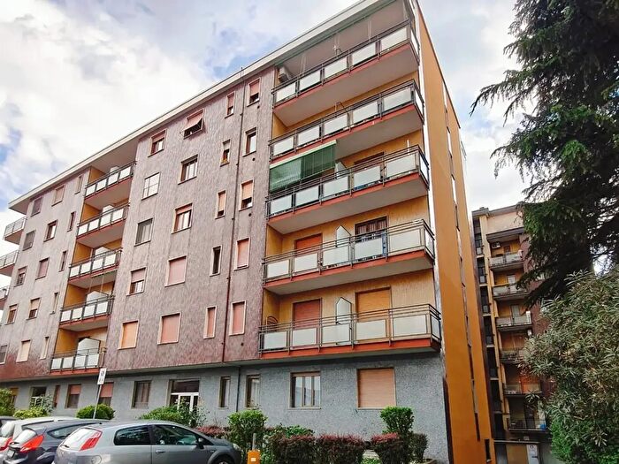 Appartamento bilocale in vendita in Via Monte Nero, Bollate
