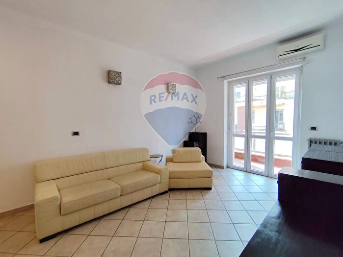 Appartamento con 5 locali in vendita in Corso Marche, Torino