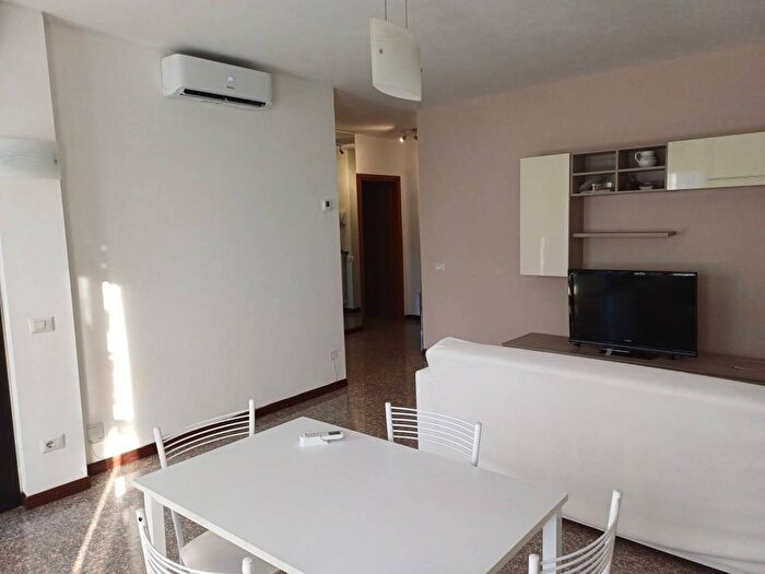 Appartamento trilocale in affitto in Viale Sabotino, Porta Romana Medaglie d'Oro, Milano