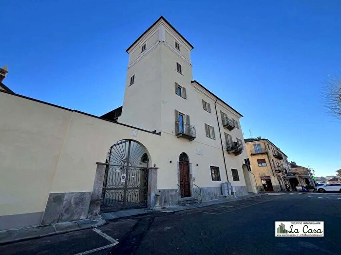 Appartamento trilocale in vendita in Piazza Italia Poirino To Italy, Poirino