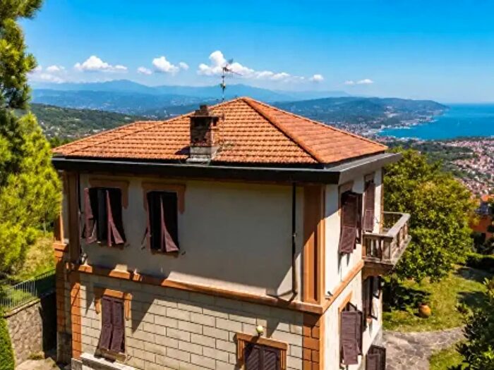 Casa con 6 locali in vendita in La Spezia