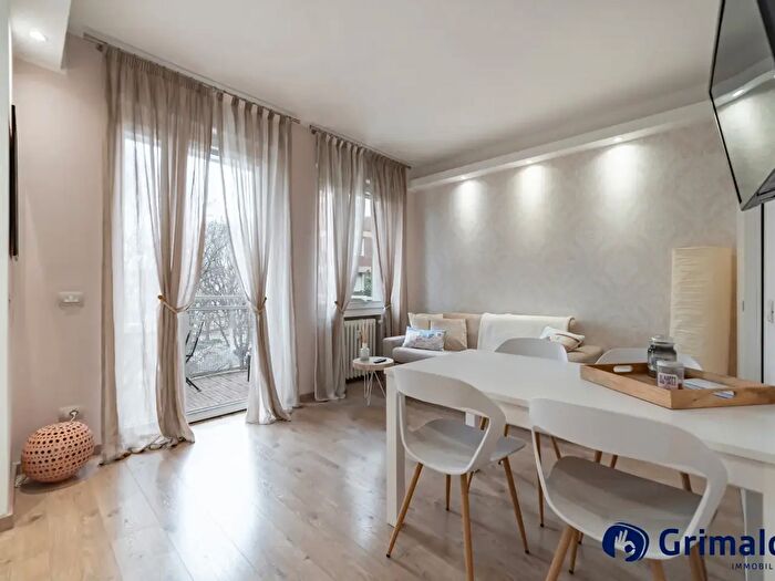 Appartamento bilocale in affitto in Via Alcuino, Milano