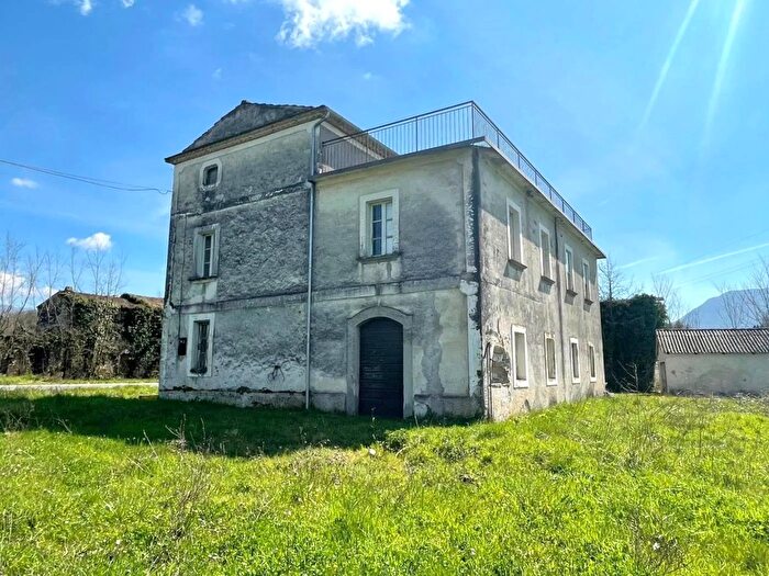 Casa con 11 locali in vendita in Via San Leonardo Casalvieri Frosinone, Casalvieri