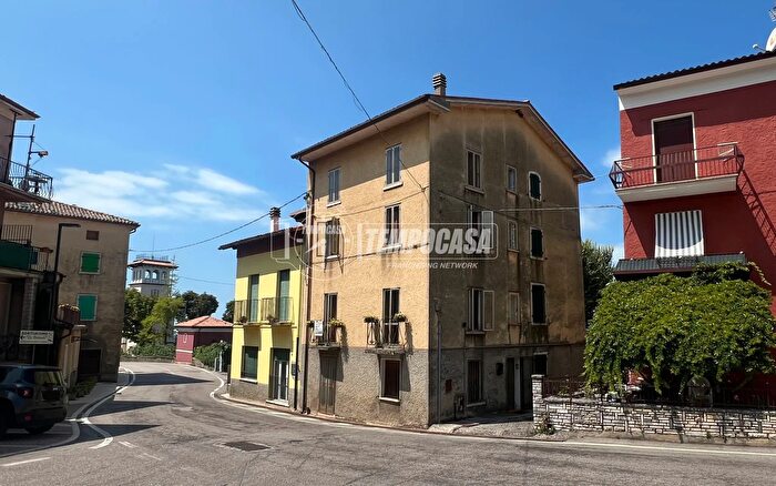 Casa con 5 locali in vendita in Piazza San Francesco, San Zeno Di Montagna