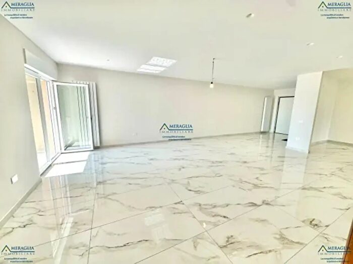 Appartamento quadrilocale in vendita in Via Ugo La Malfa, Parete