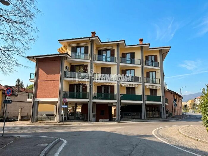 Appartamento trilocale in vendita in Via Vigone, Pinerolo