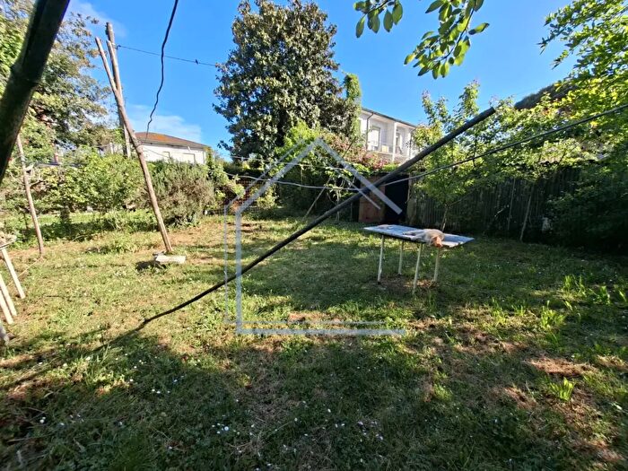 Casa con 5 locali in vendita in Camaiore