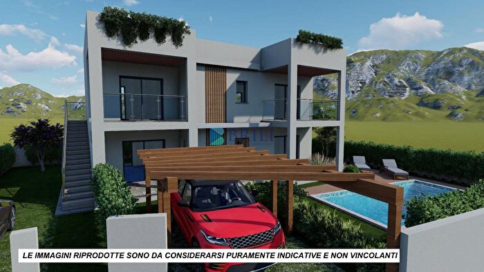 Casa con 5 locali in vendita in Olbia