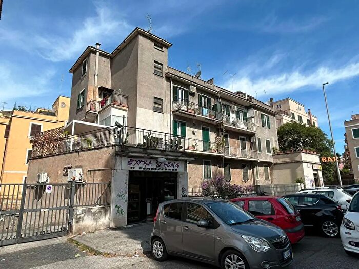 Appartamento bilocale in affitto in Via dei Noci, Roma