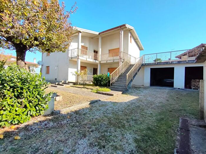 Appartamento con 5 locali in vendita in Via V Veneto, Rivignano Teor