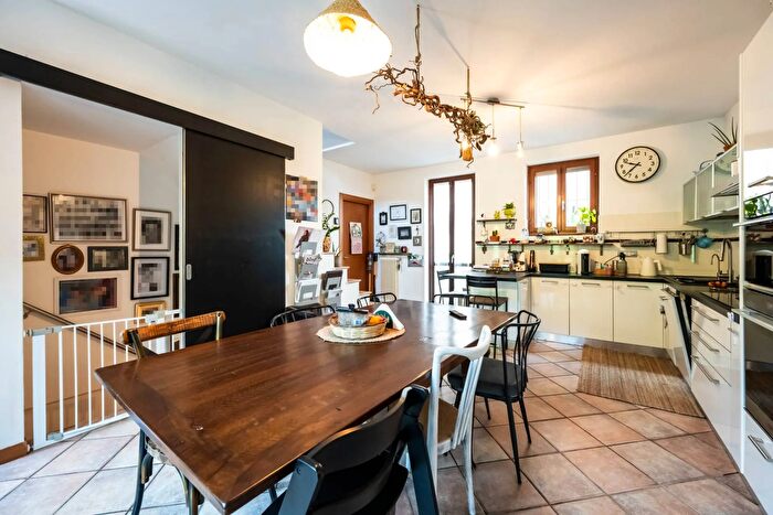 Casa quadrilocale in vendita in Via Novembre b, Cittiglio