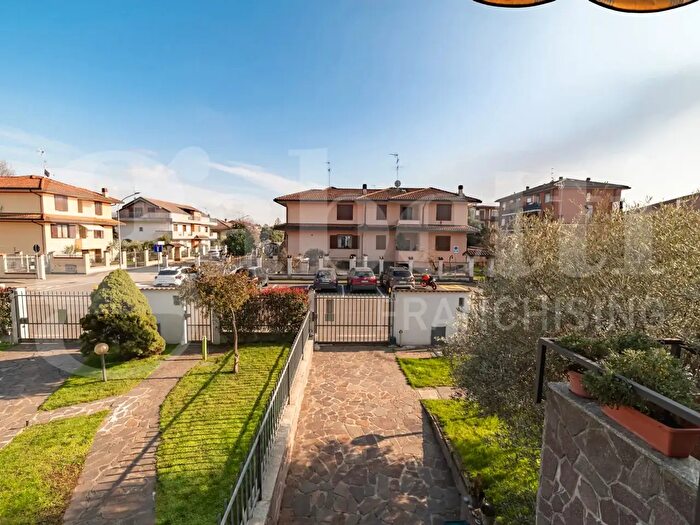 Case in Vendita e in Affitto - 3